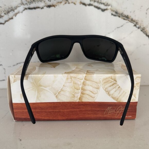 Maui Jim BYRON BAY Polarized Sunglasses 746-02MR Matte Black Rubber Neutral Grey - Picture 5 of 8